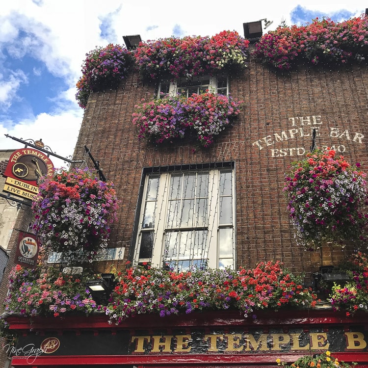 Façades du Temple Bar à Dublin, en Irlande, 2018